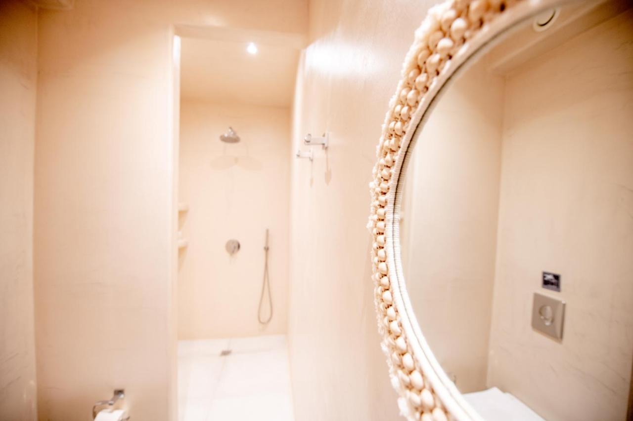 Oyster Luxury Suites 易莫洛林 外观 照片